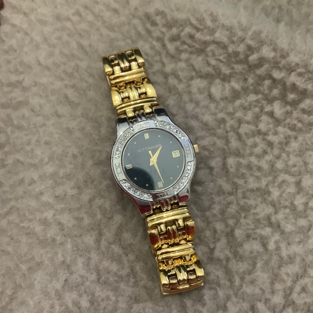 WITTNAUER WOMEN WATCH GENUINE DIAMOND